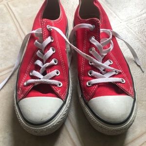Red converse. Excellent condition!!